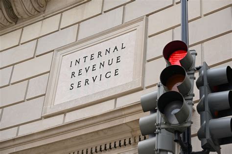 Renaissance executives agree to pay around $7 billion to settle .